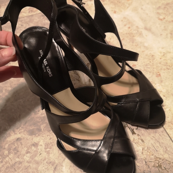 Shoes - Picture 6 of 8